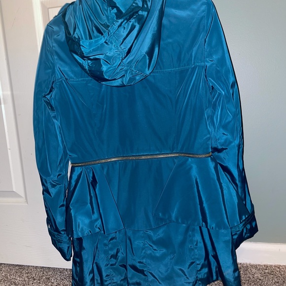 NEW Betsey Johnson 2-in-1 Convertible Rain Jacket - Picture 6 of 10